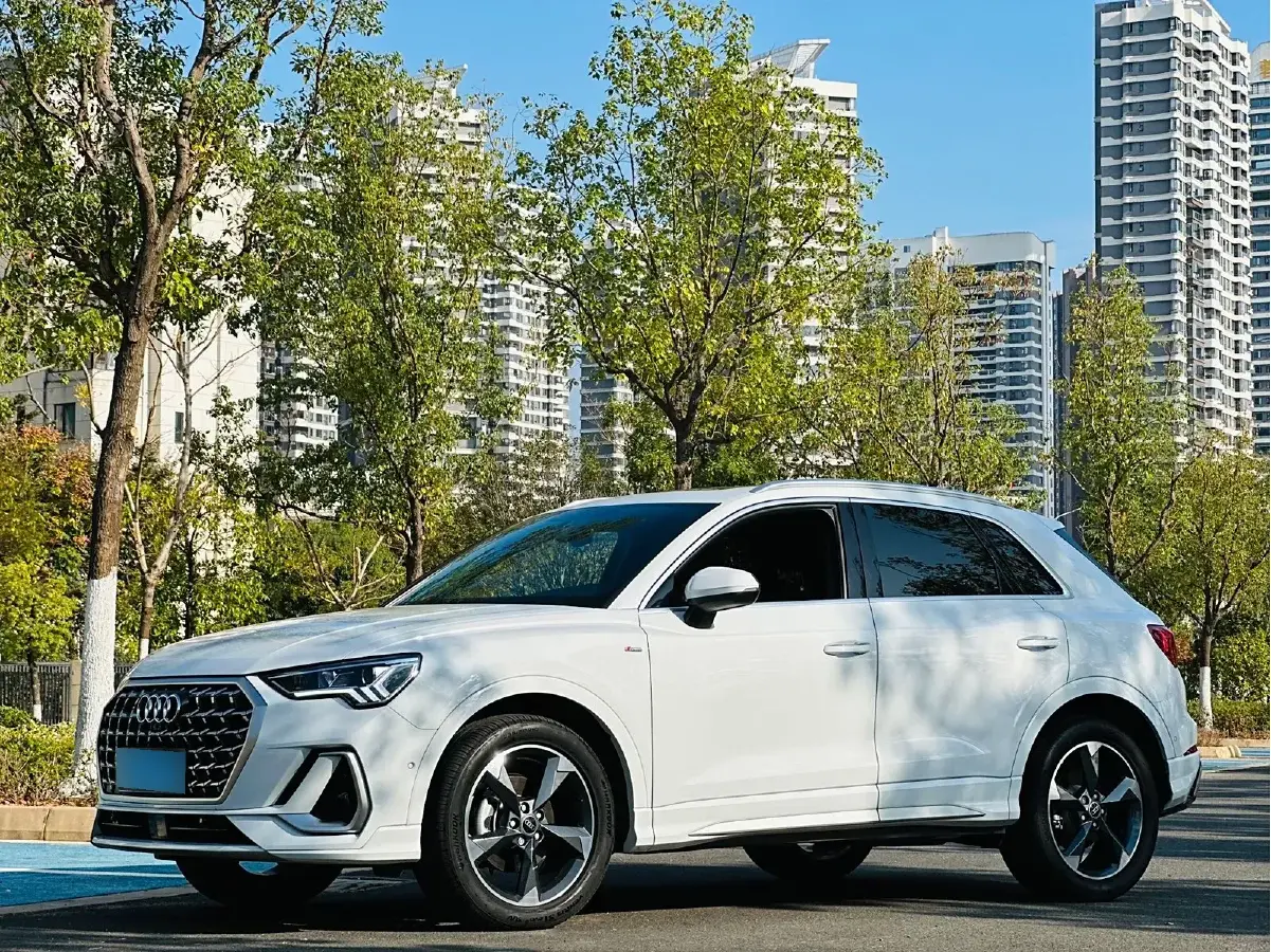 2024 Audi Q3 1.5T 160HP L4 7DCT