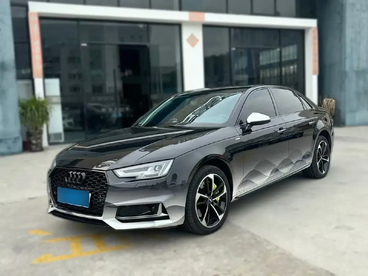 2017 Audi A4L 2.0T 252HP L4 7DCT