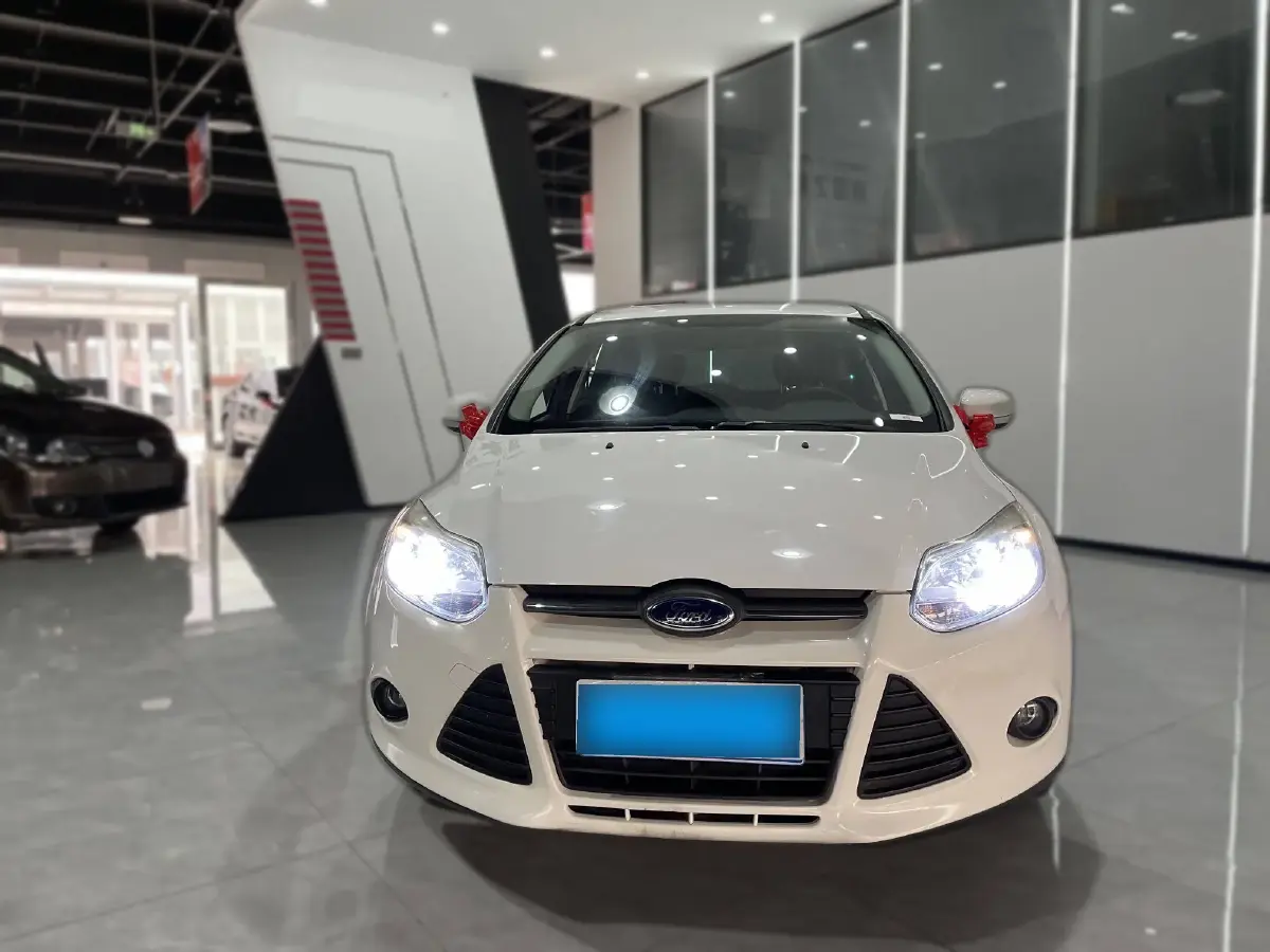 2012 Ford Focus 1.6L 125HP L4 6DCT