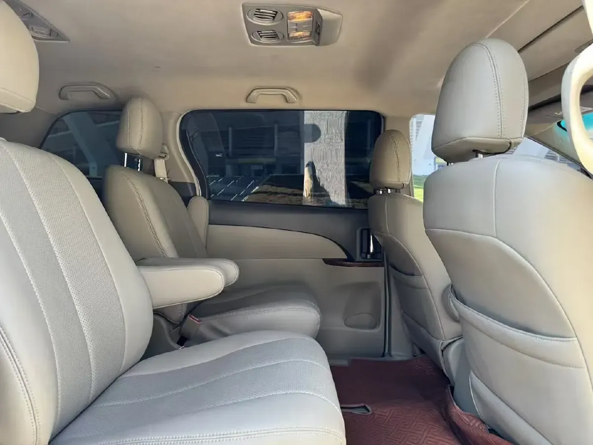 2015 BYD M6 2.4L 167HP L4 6DCT,autocango,china used car exporter,china ev exporter,chinese used car exporter,chinese used ev exporter