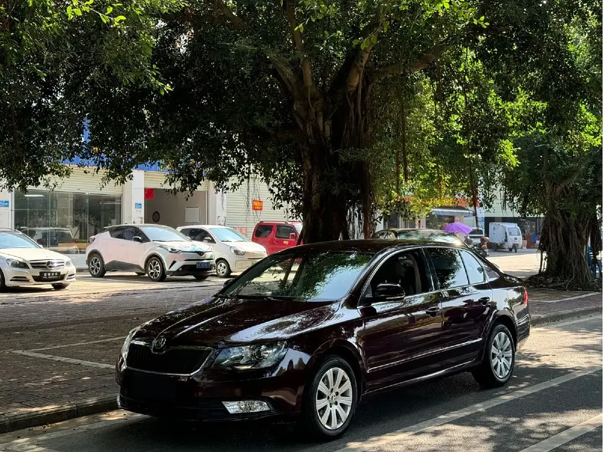 2013 Skoda Superb 1.4T 131HP L4 7DCT