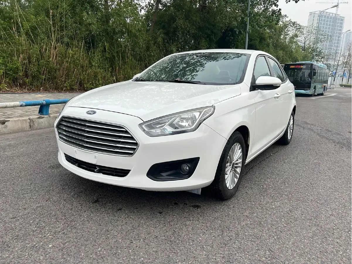 2017 Ford Escort 1.5L 113HP L4 6AT