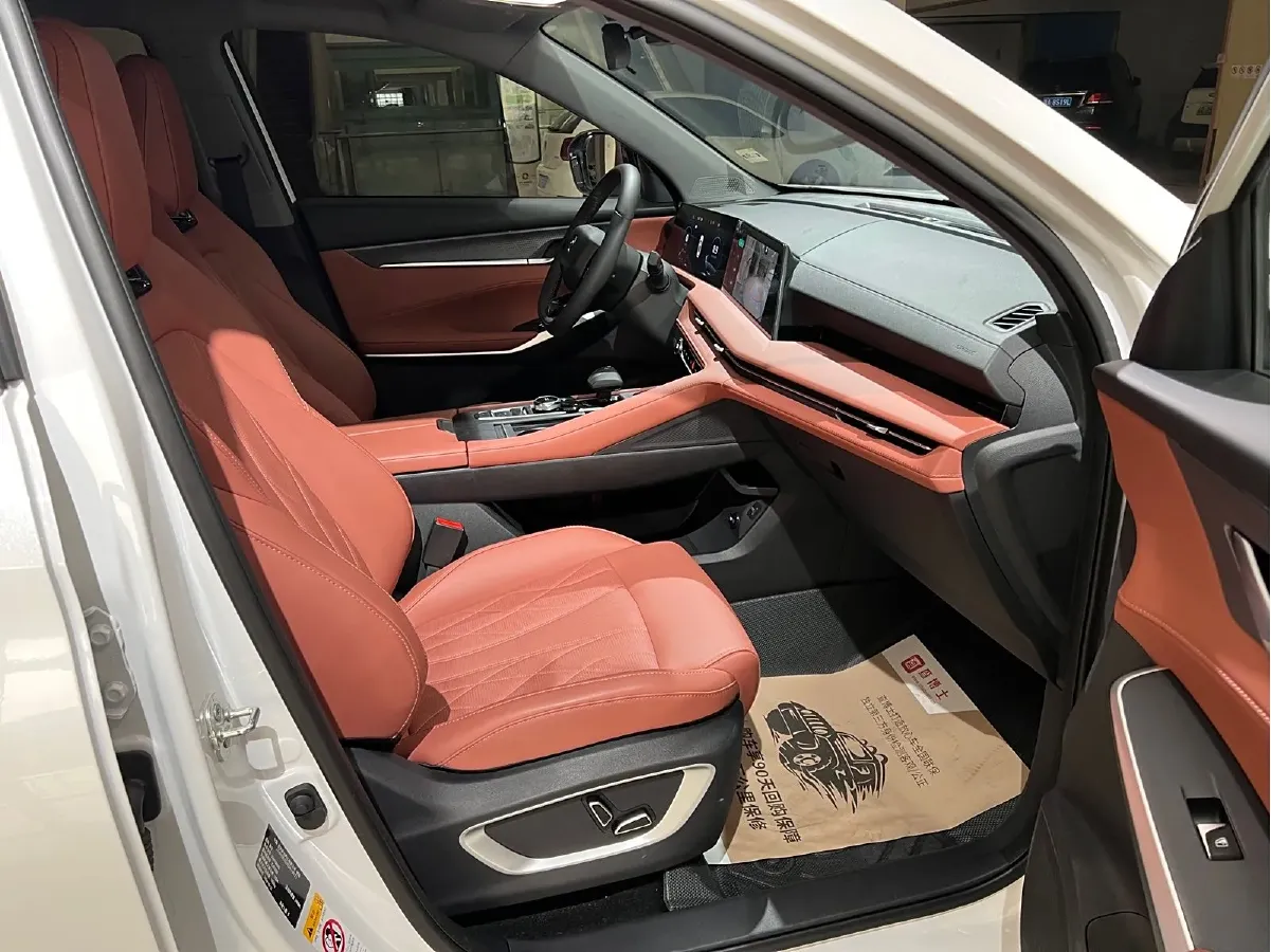 2024 ChangAn CS75 Plus 1.5T 188HP L4 8AT,autocango,china used car exporter,china ev exporter,chinese used car exporter,chinese used ev exporter