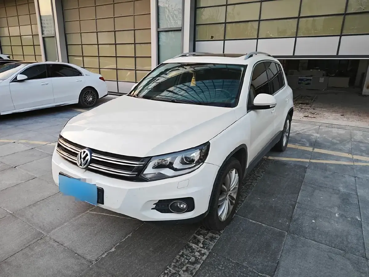 2012 Volkswagen Tiguan 2.0T 170HP L4 6AT
