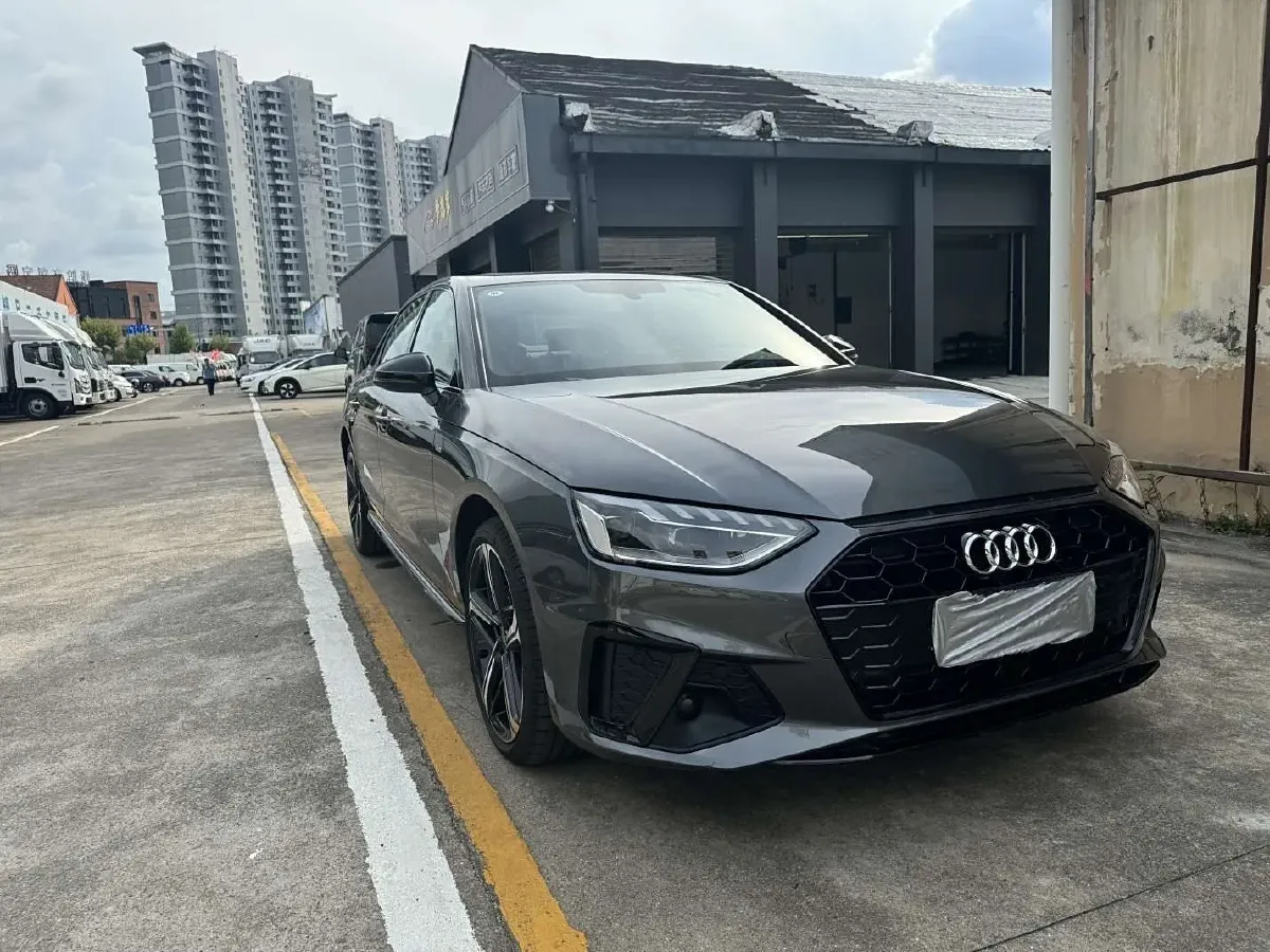 2024 Audi A4L 2.0T 190HP L4 7DCT,autocango,china used car exporter,china ev exporter,chinese used car exporter,chinese used ev exporter