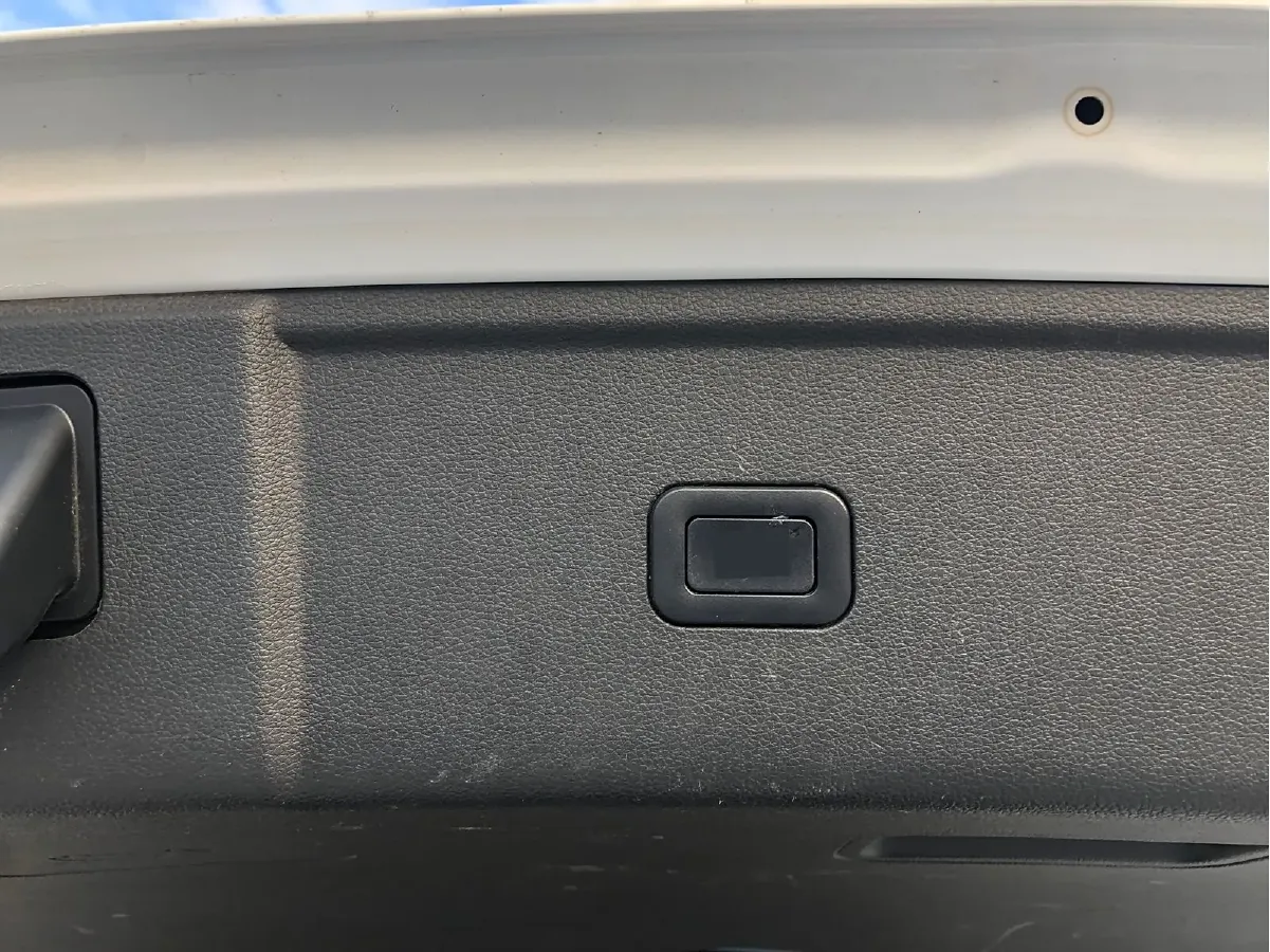 2019 HongQi HS5 2.0T 224HP L4 6AT,autocango,china used car exporter,china ev exporter,chinese used car exporter,chinese used ev exporter