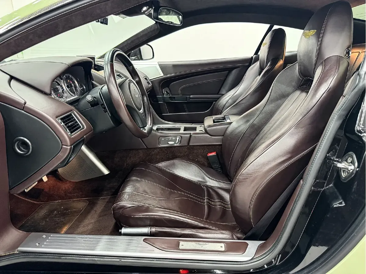 2013 Aston Martin DB9 6.0L 517HP V12 6AT,autocango,china used car exporter,china ev exporter,chinese used car exporter,chinese used ev exporter