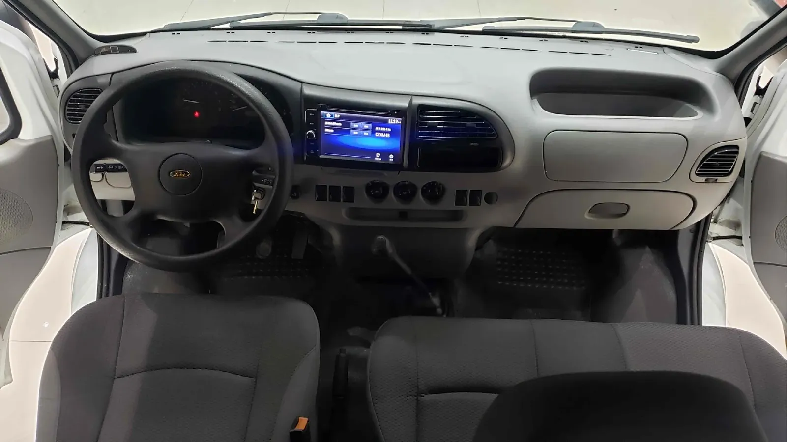 2016 Ford Classic Transit 2.4L 125HP L4 5MT,autocango,china used car exporter,china ev exporter,chinese used car exporter,chinese used ev exporter