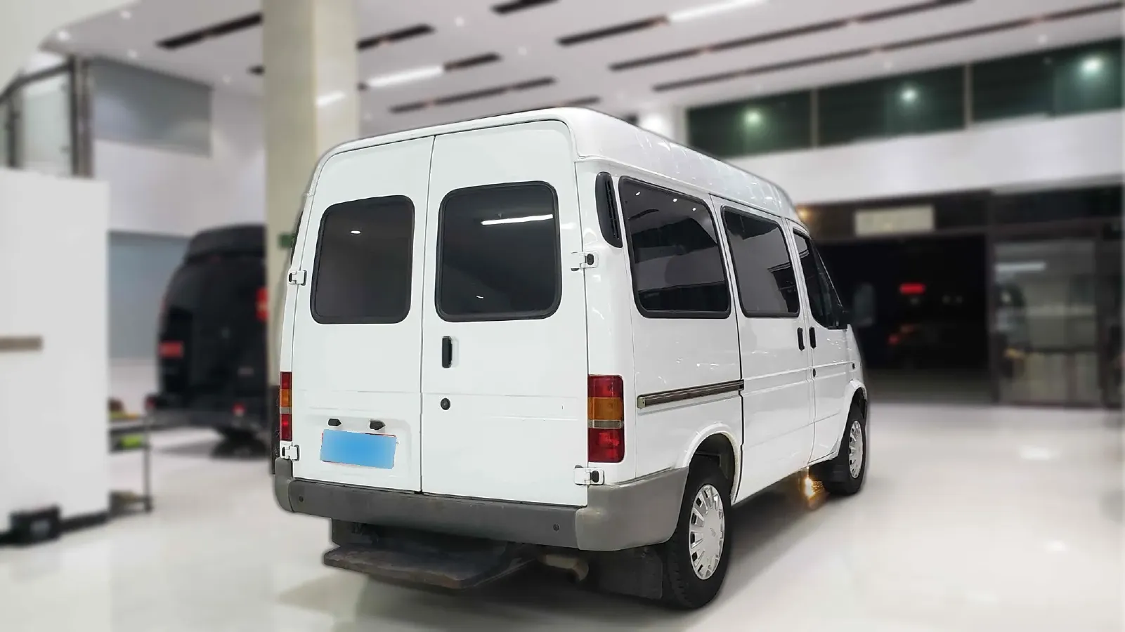 2016 Ford Classic Transit 2.4L 125HP L4 5MT,autocango,china used car exporter,china ev exporter,chinese used car exporter,chinese used ev exporter
