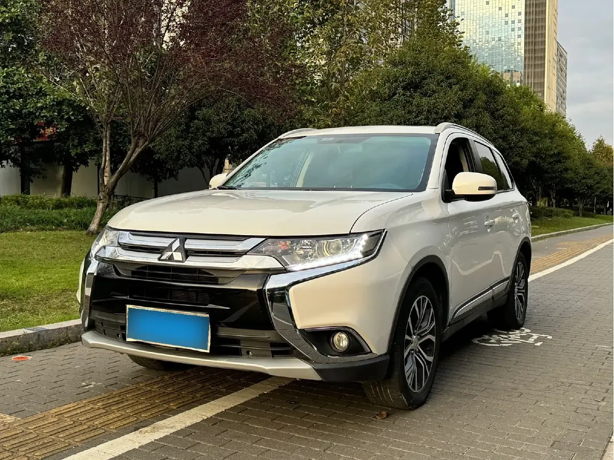 2018 Mitsubishi Outlander 2.0L 166HP L4 CVT