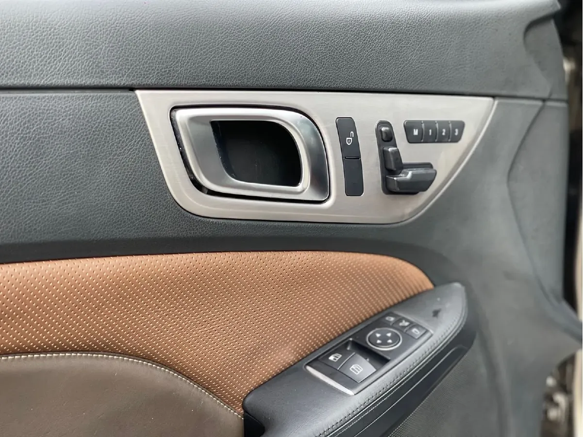 2011 Mercedes-Benz SLK Class 1.8T 184HP L4 7AT,autocango,china used car exporter,china ev exporter,chinese used car exporter,chinese used ev exporter