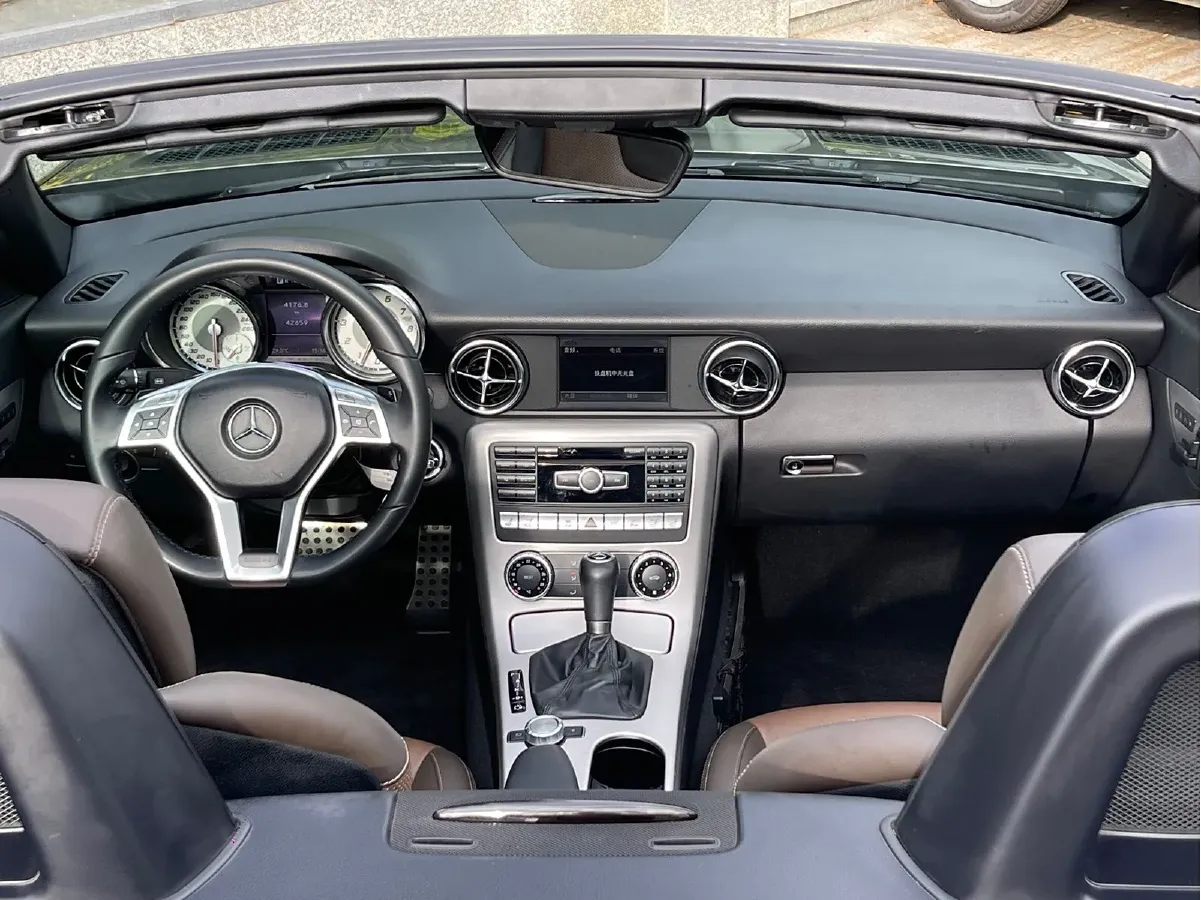 2011 Mercedes-Benz SLK Class 1.8T 184HP L4 7AT,autocango,china used car exporter,china ev exporter,chinese used car exporter,chinese used ev exporter