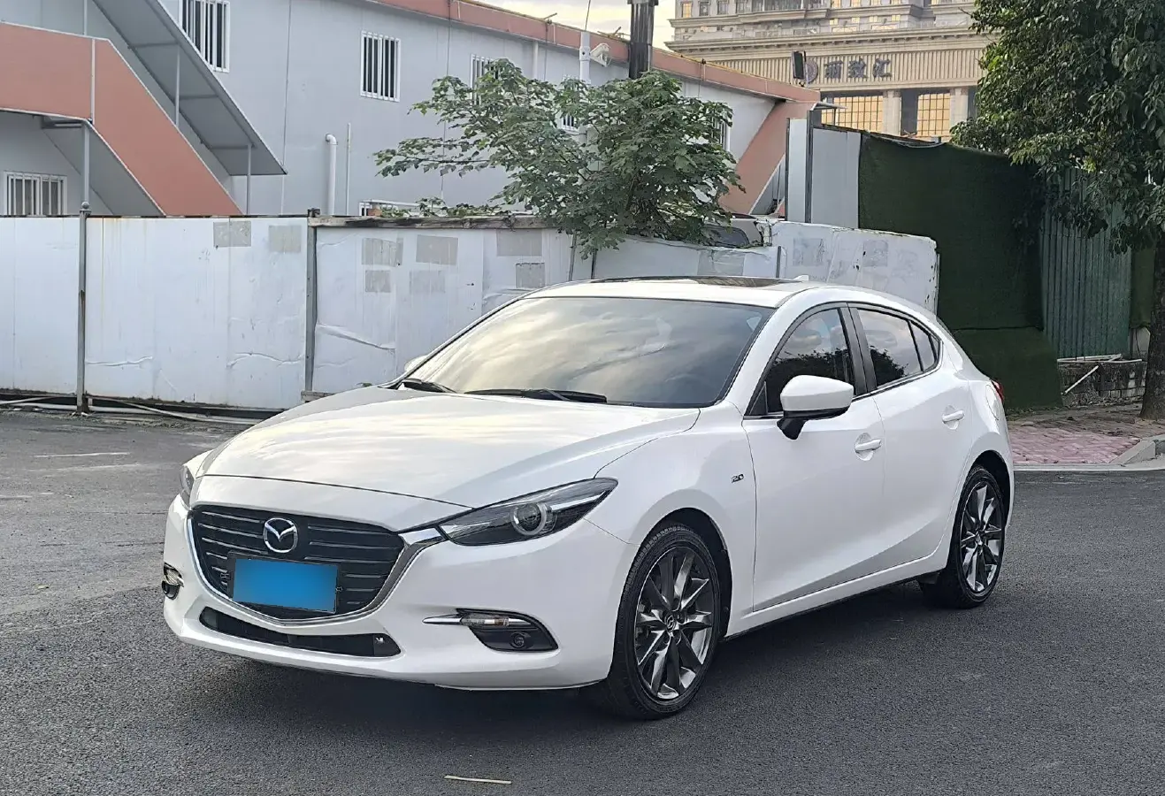 2017 Mazda 3 Axela 2.0L 158HP L4 6AT