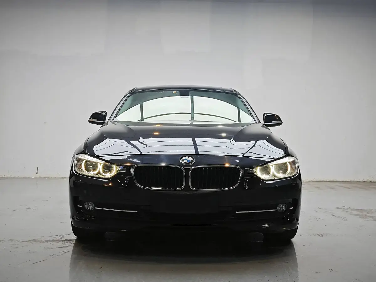2013 BMW 3 Series 2.0T 184HP L4 8AT