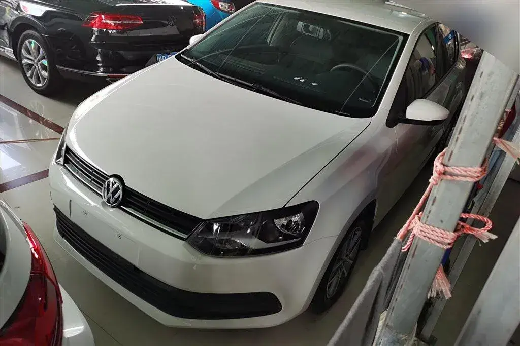 2016 Volkswagen Polo 1.4L 90HP L4 5MT