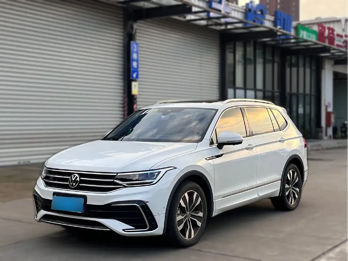 2023 Volkswagen Tiguan L 2.0T 186HP L4 7DCT
