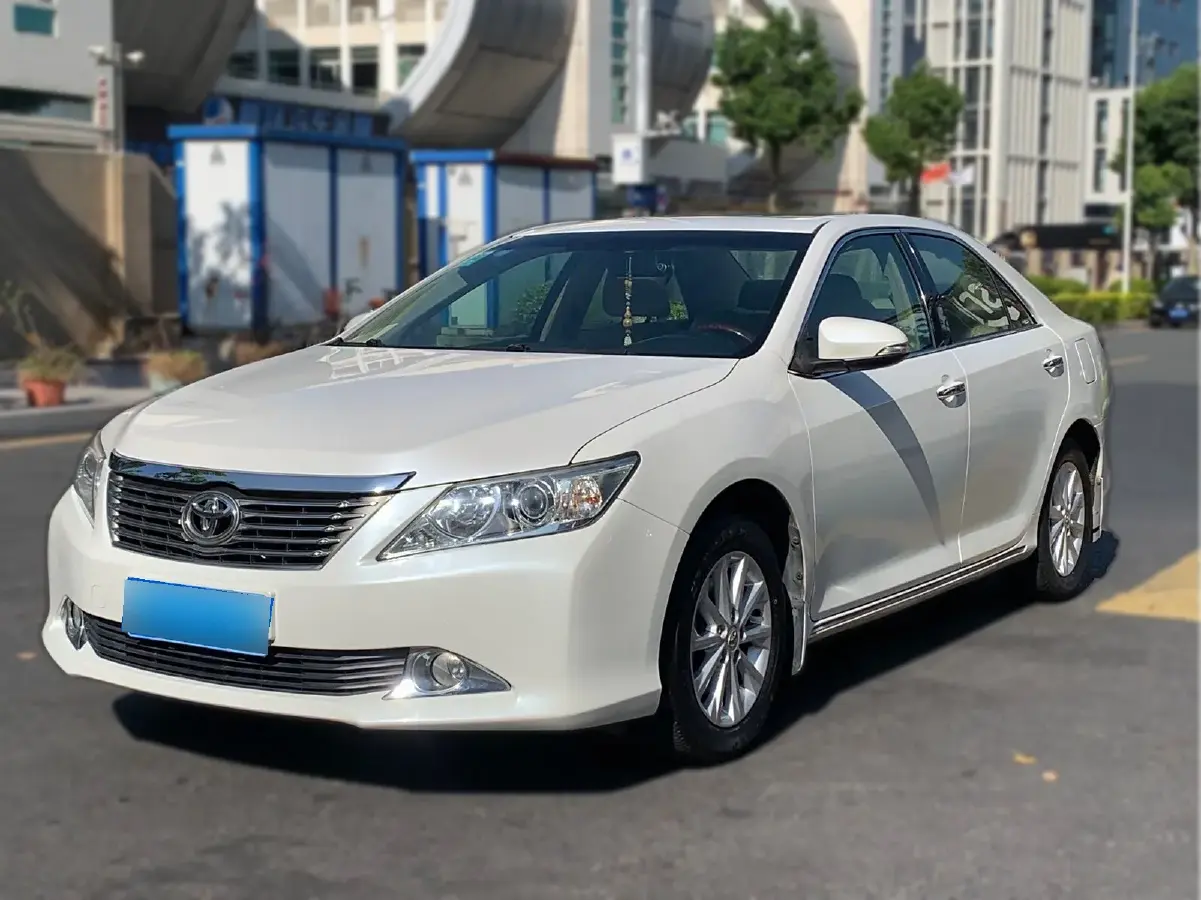 2013 Toyota Camry 2.0L 148HP L4 4AT