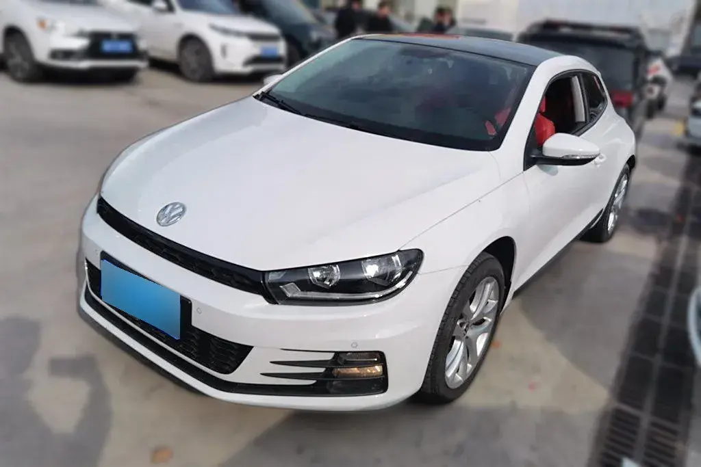 2015 Volkswagen Scirocco 1.4T 122HP L4 7DCT