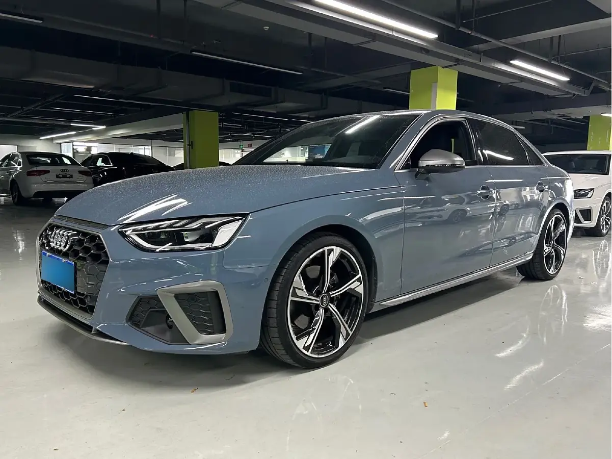 2022 Audi A4L 2.0T 190HP L4 7DCT