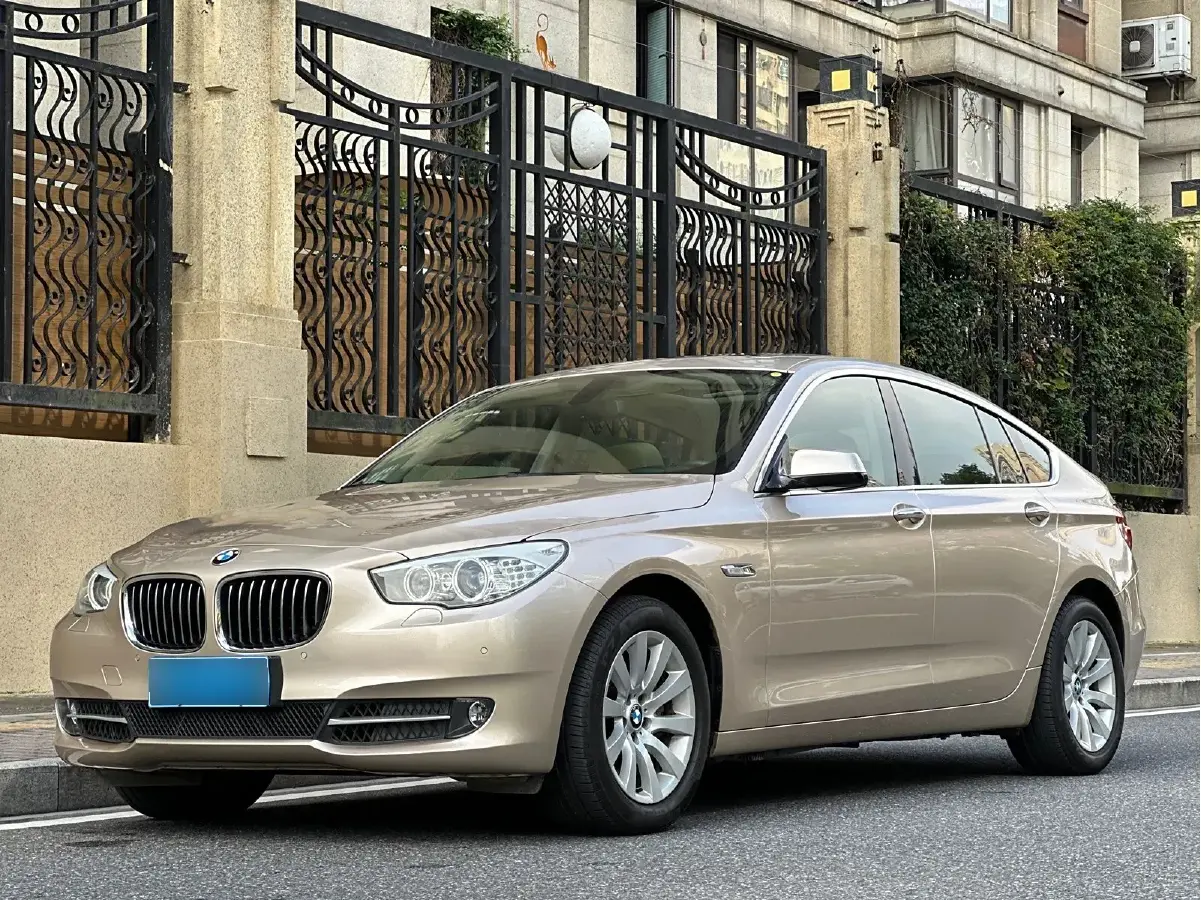 2013 BMW 5 Series GT 3.0T 306HP L6 8AT