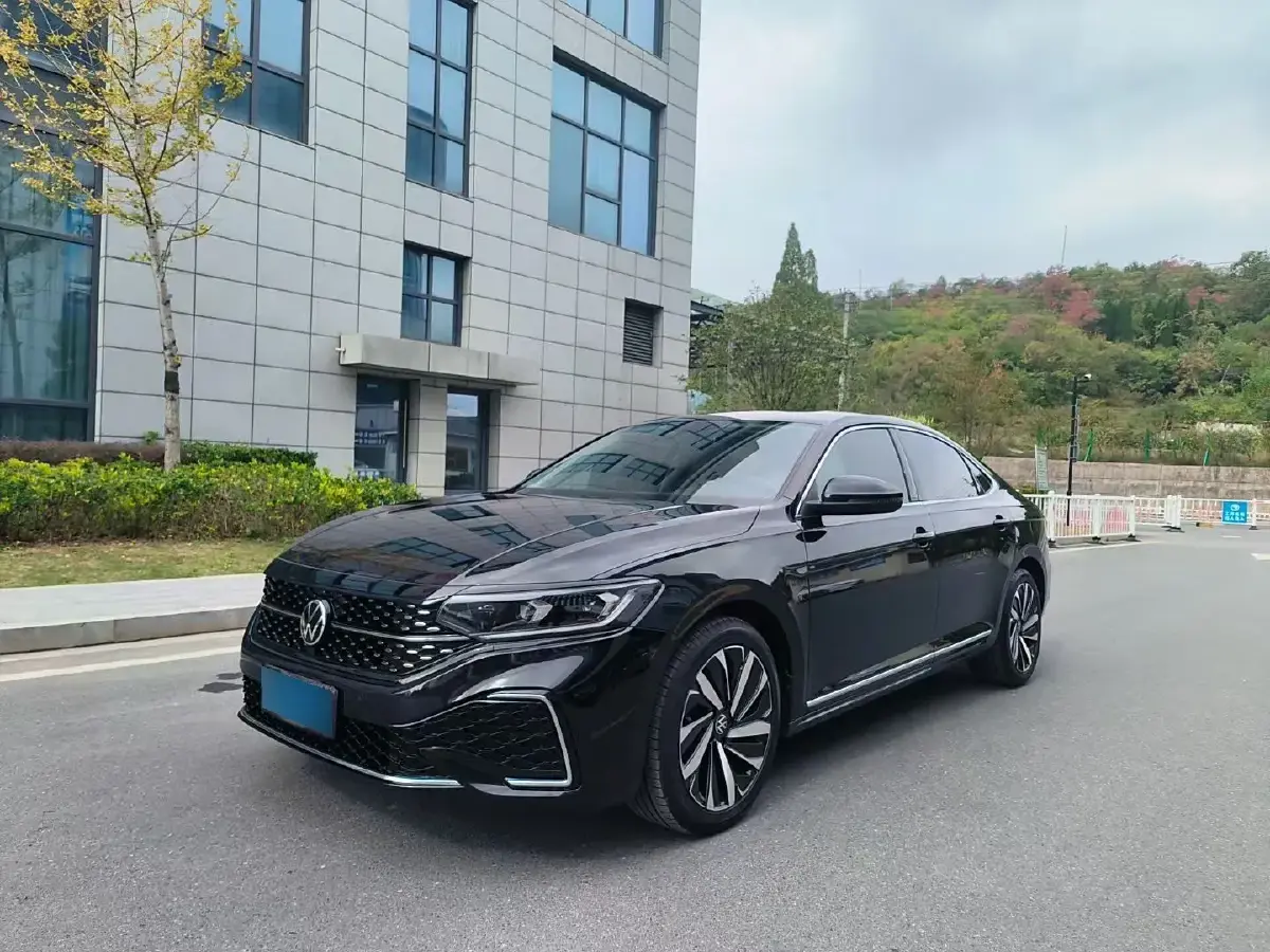 2022 Volkswagen Passat 2.0T 186HP L4 7DCT