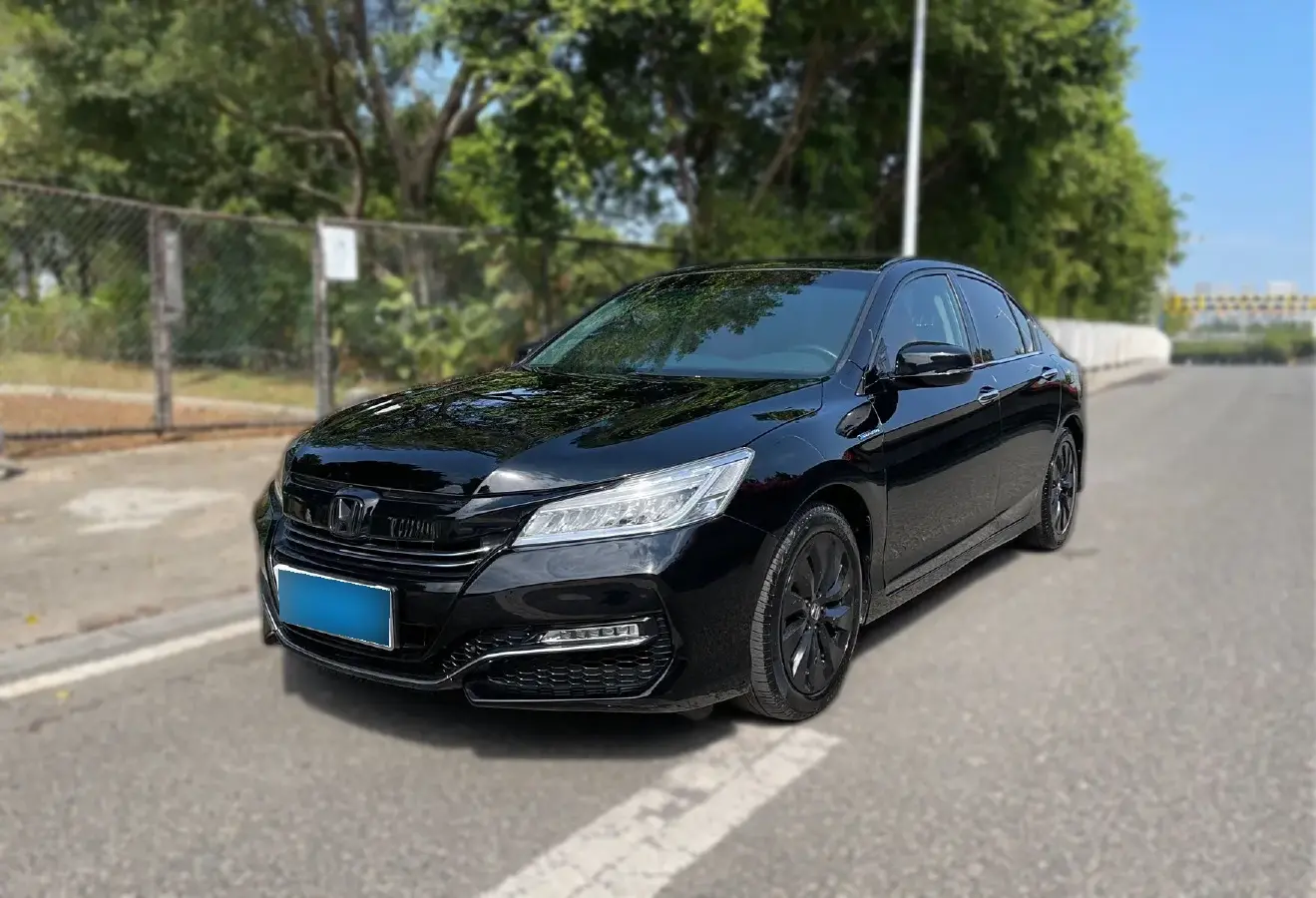 2016 Honda Accord 2.0L 146HP L4 E-CVT Hybrid