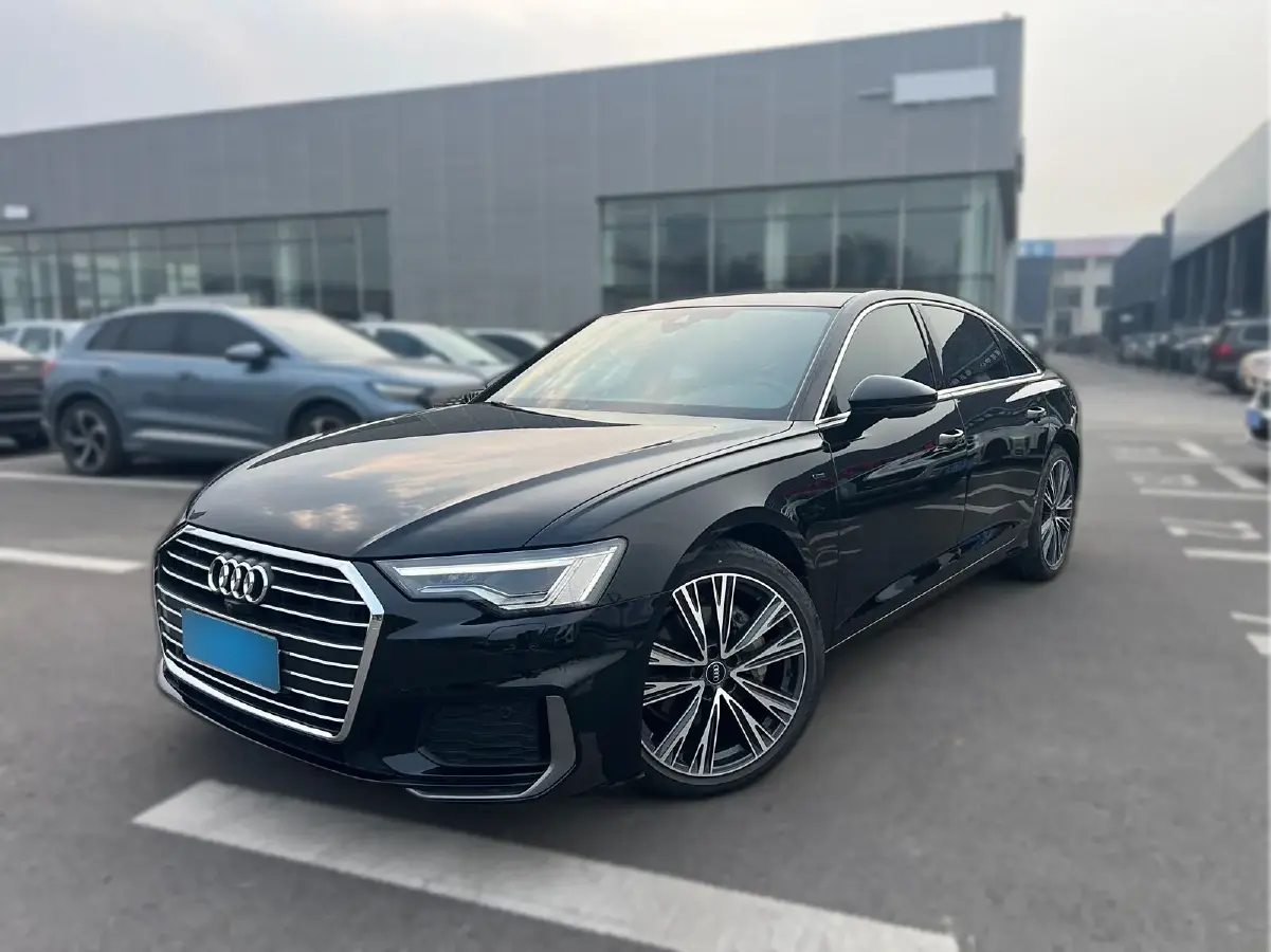 2022 Audi A6L 2.0T 190HP L4 7DCT