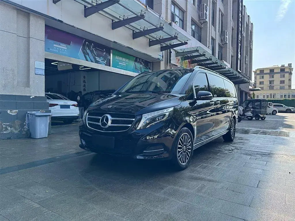 2018 Mercedes-Benz V Class 2.0T 211HP L4 7AT