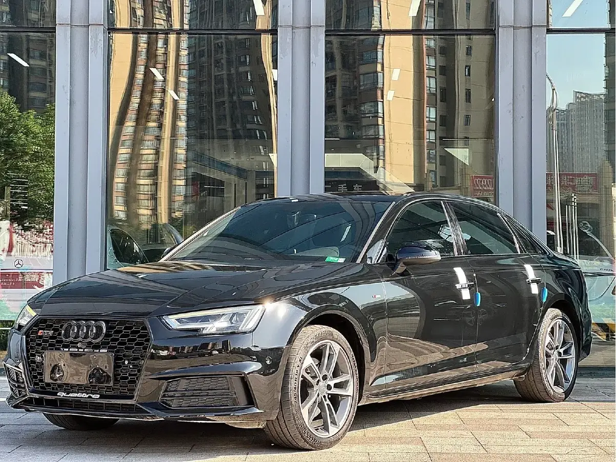 2018 Audi A4L 2.0T 190HP L4 7DCT
