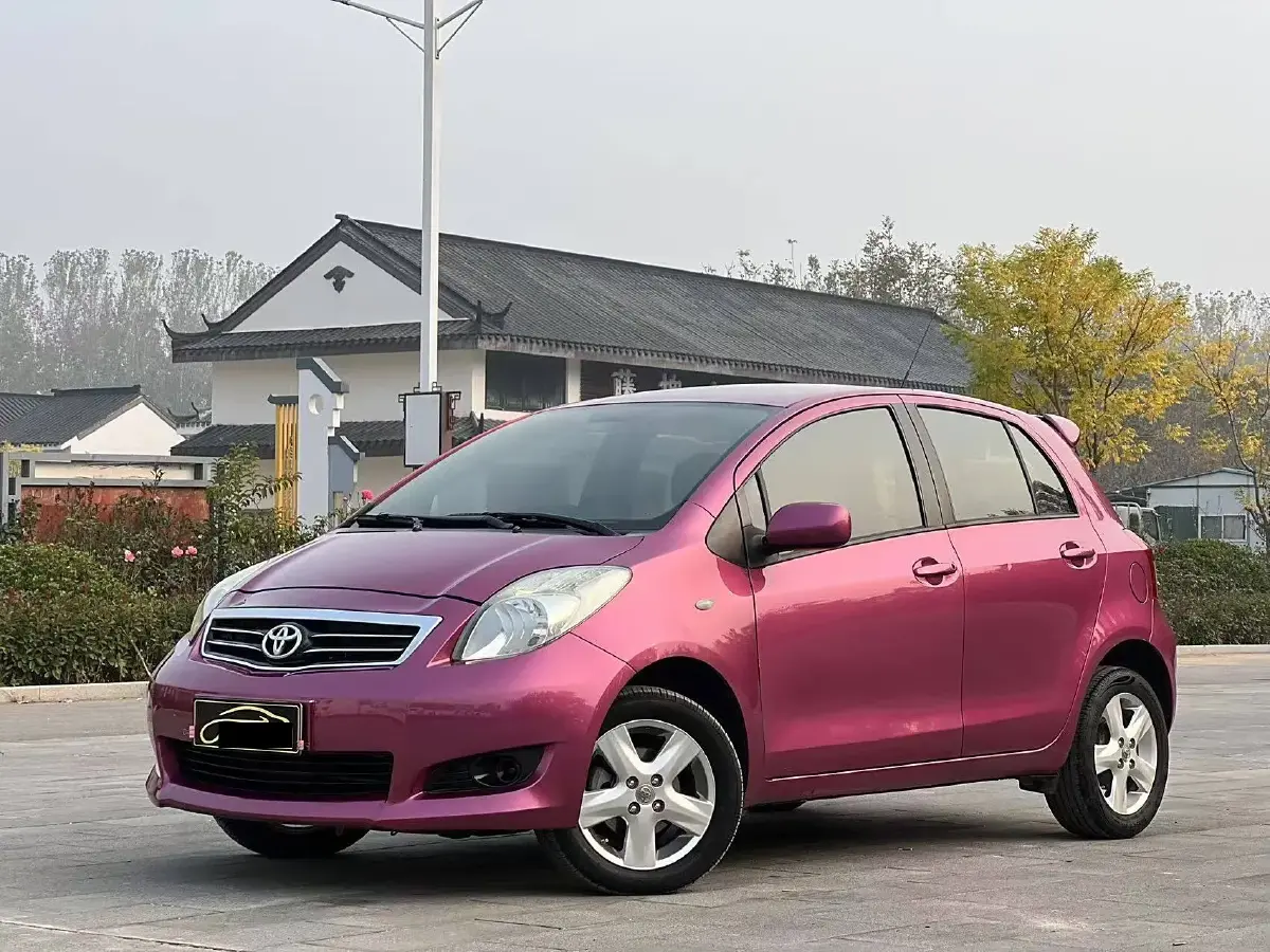 2011 Toyota Yaris 1.6L 118HP L4 4AT