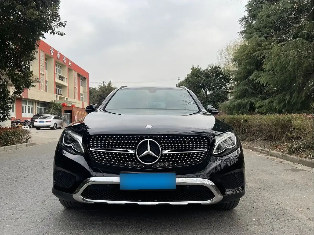 2017 Mercedes-Benz GLC Class 2.0T 184HP L4 9AT