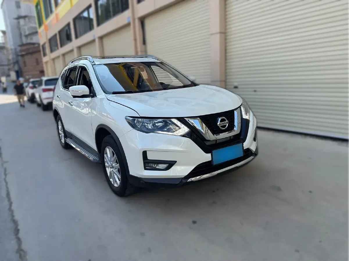 2017 Nissan X-Trail 2.0L 150HP L4 CVT
