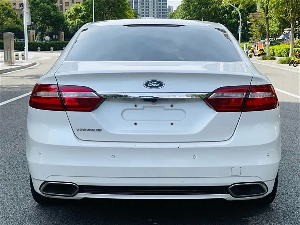 2015 Ford Taurus 2.0T 245HP L4 6AT,autocango,china used car exporter,china ev exporter,chinese used car exporter,chinese used ev exporter