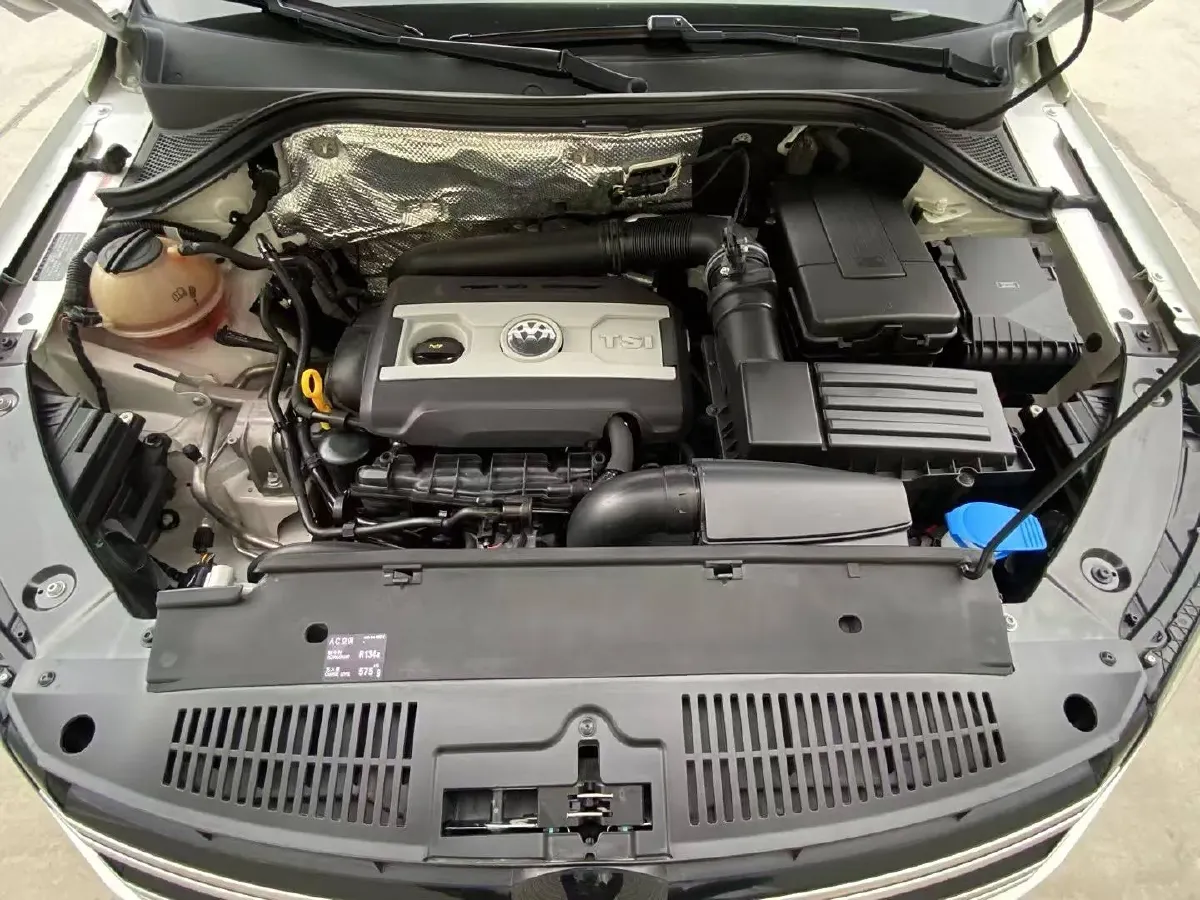 2016 Volkswagen Tiguan 1.8T 160HP L4 6AT,autocango,china used car exporter,china ev exporter,chinese used car exporter,chinese used ev exporter