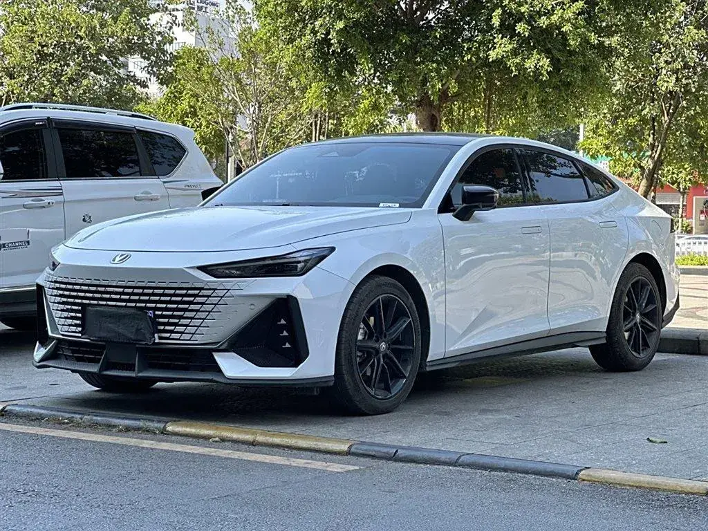 2023 ChangAn UNI-V 1.5T 188HP L4 7DCT