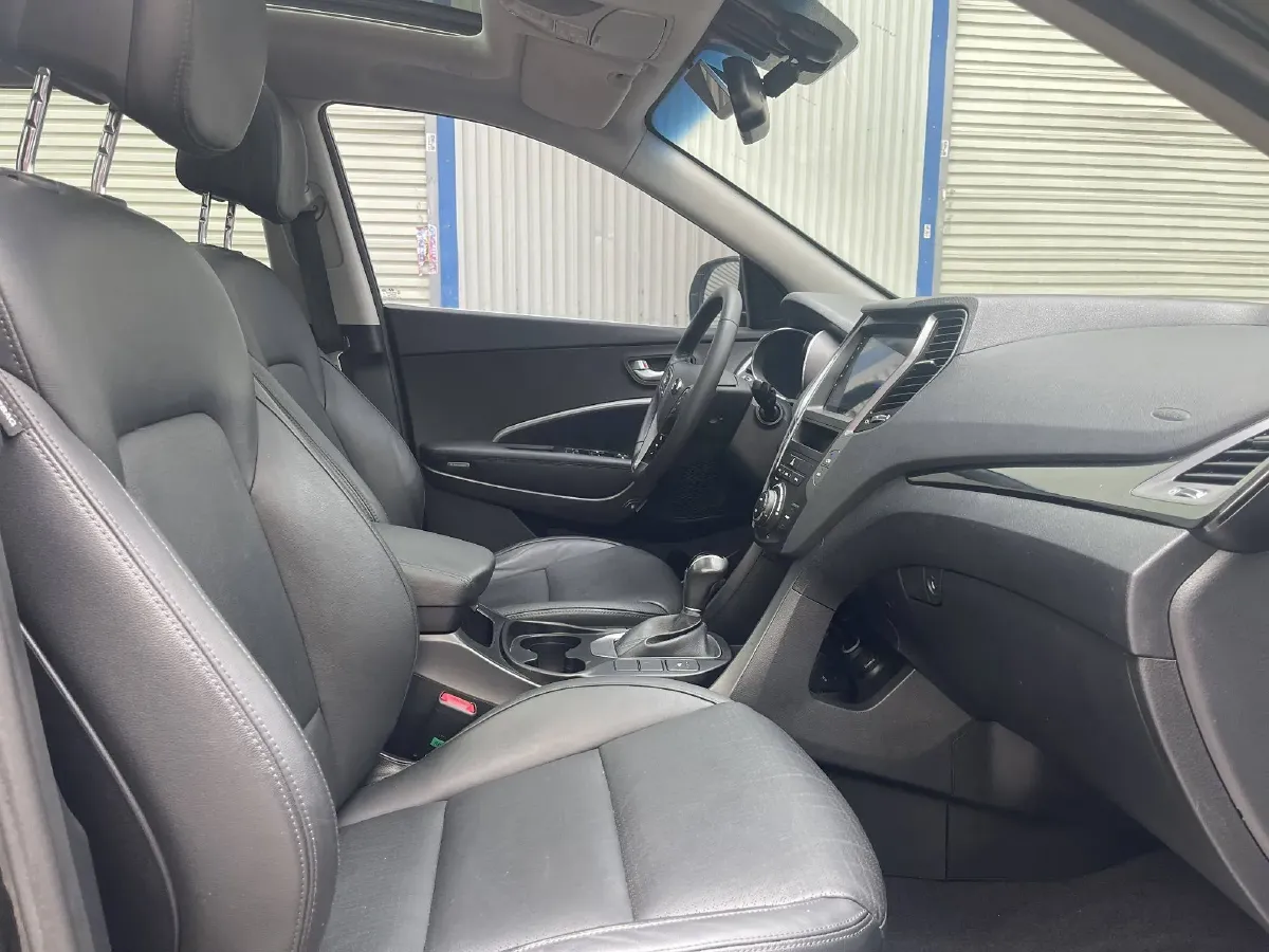 2013 Hyundai Grand SantaFe 2.2T 197HP L4 6AT,autocango,china used car exporter,china ev exporter,chinese used car exporter,chinese used ev exporter