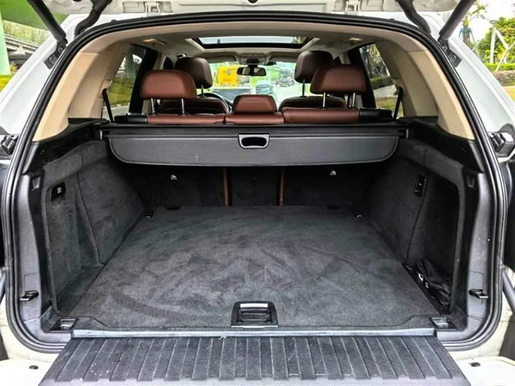 2014 BMW X5 3.0T 306HP L6 8AT,autocango,china used car exporter,china ev exporter,chinese used car exporter,chinese used ev exporter