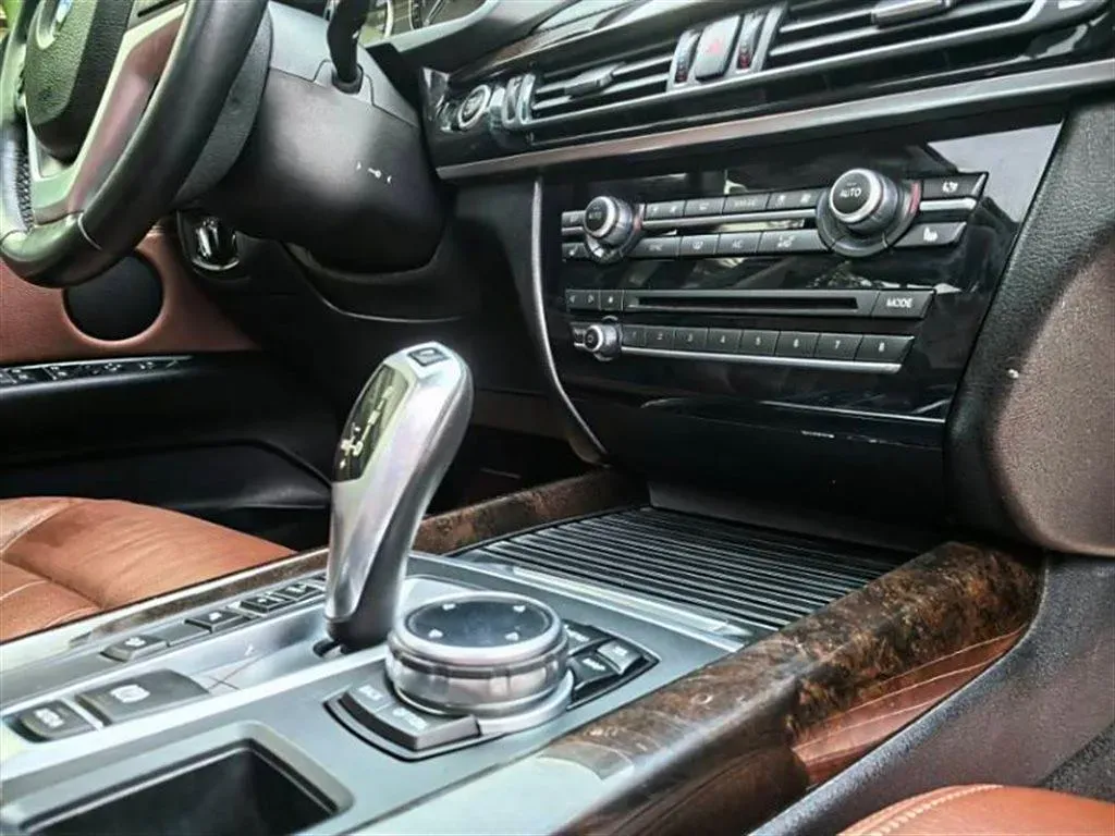 2014 BMW X5 3.0T 306HP L6 8AT,autocango,china used car exporter,china ev exporter,chinese used car exporter,chinese used ev exporter