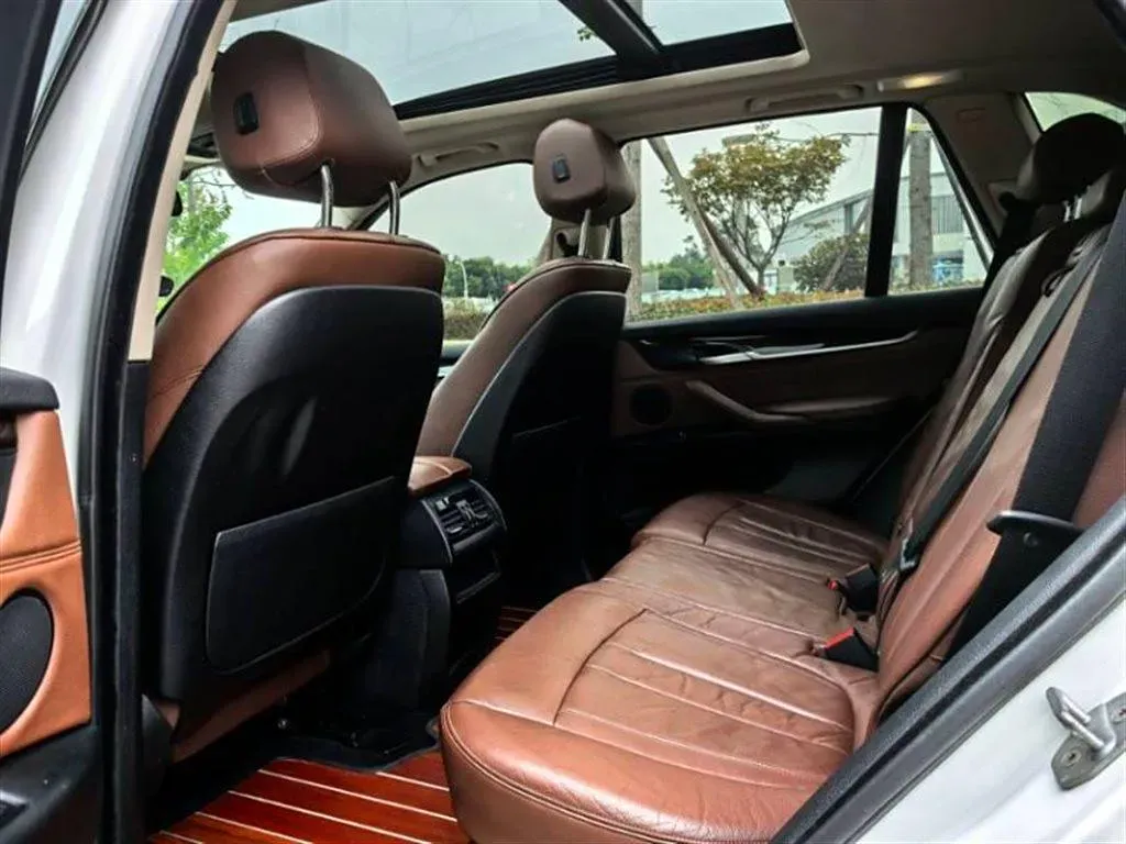 2014 BMW X5 3.0T 306HP L6 8AT,autocango,china used car exporter,china ev exporter,chinese used car exporter,chinese used ev exporter