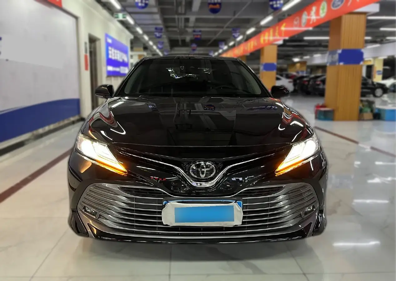 2018 Toyota Camry 2.5L 209HP L4 8AT