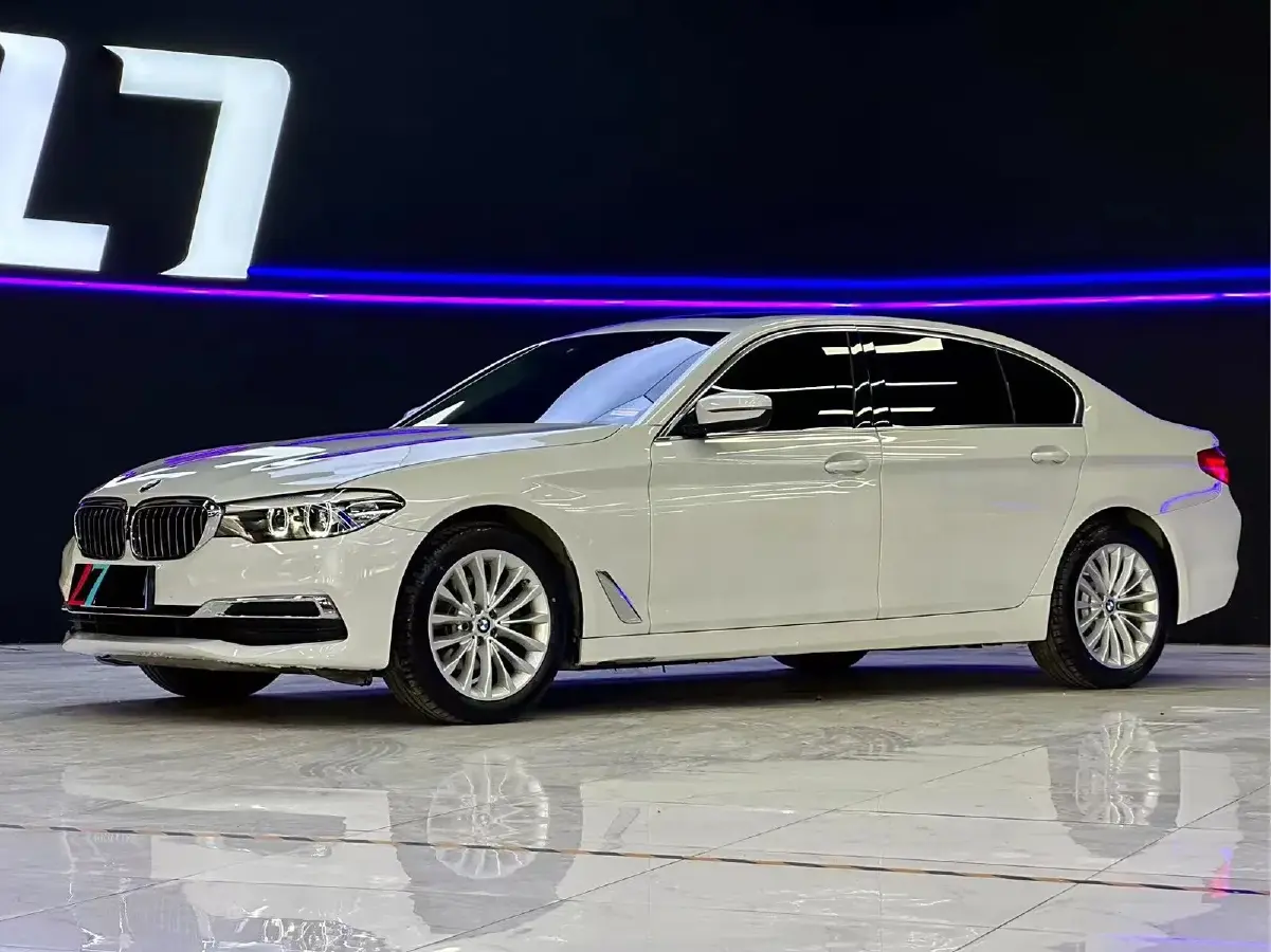 2019 BMW 5 Series 2.0T 184HP L4 8AT