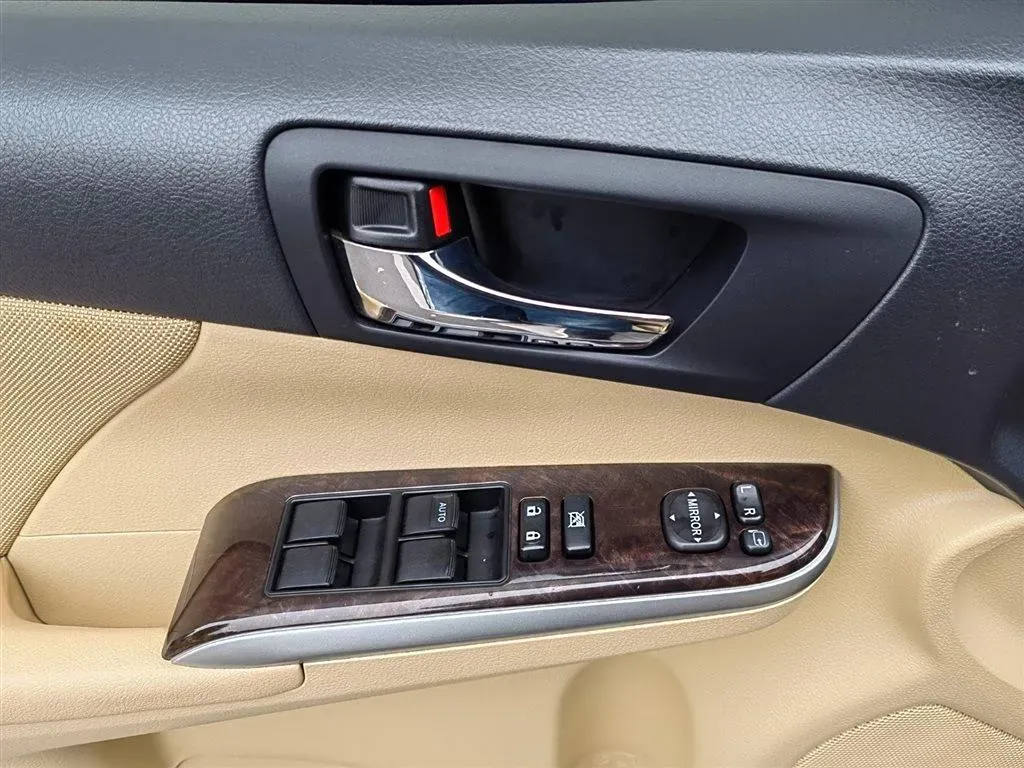 2016 Toyota Camry 2.0L 167HP L4 6AT,autocango,china used car exporter,china ev exporter,chinese used car exporter,chinese used ev exporter