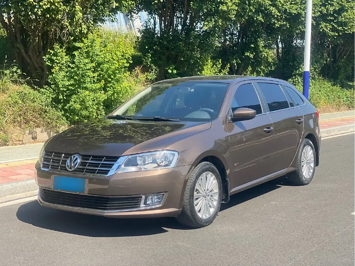 2013 Volkswagen Gran Lavida 1.6L 110HP L4 6AT