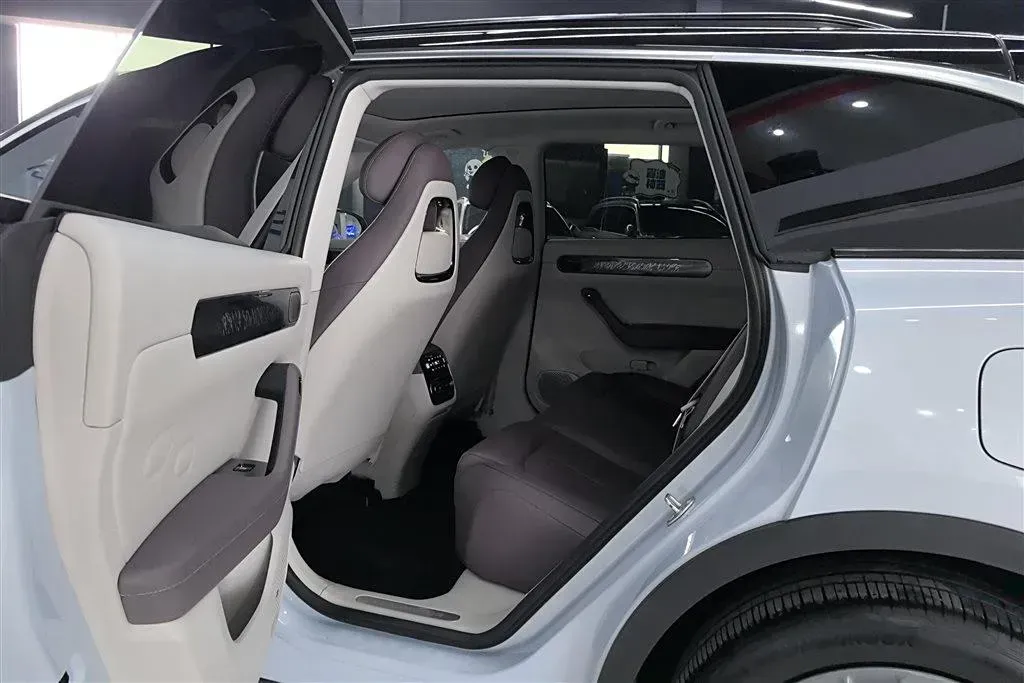 2023 Leapmotor C11 1.2T 131HP L3 REEV 43.74KWH,autocango,china used car exporter,china ev exporter,chinese used car exporter,chinese used ev exporter