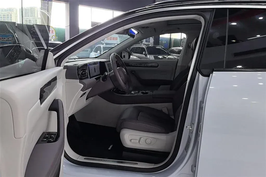 2023 Leapmotor C11 1.2T 131HP L3 REEV 43.74KWH,autocango,china used car exporter,china ev exporter,chinese used car exporter,chinese used ev exporter