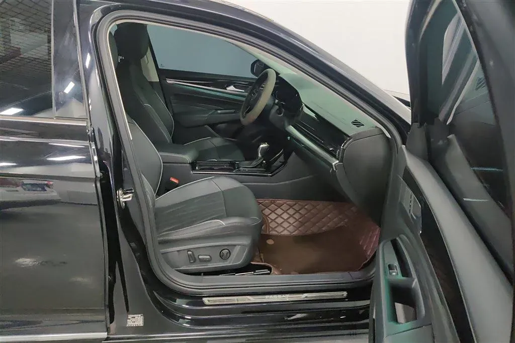 2022 Volkswagen Passat 2.0T 186HP L4 7DCT,autocango,china used car exporter,china ev exporter,chinese used car exporter,chinese used ev exporter