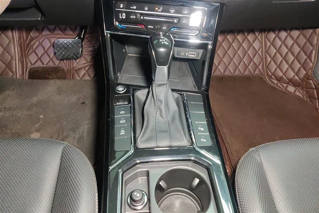 2022 Volkswagen Passat 2.0T 186HP L4 7DCT,autocango,china used car exporter,china ev exporter,chinese used car exporter,chinese used ev exporter