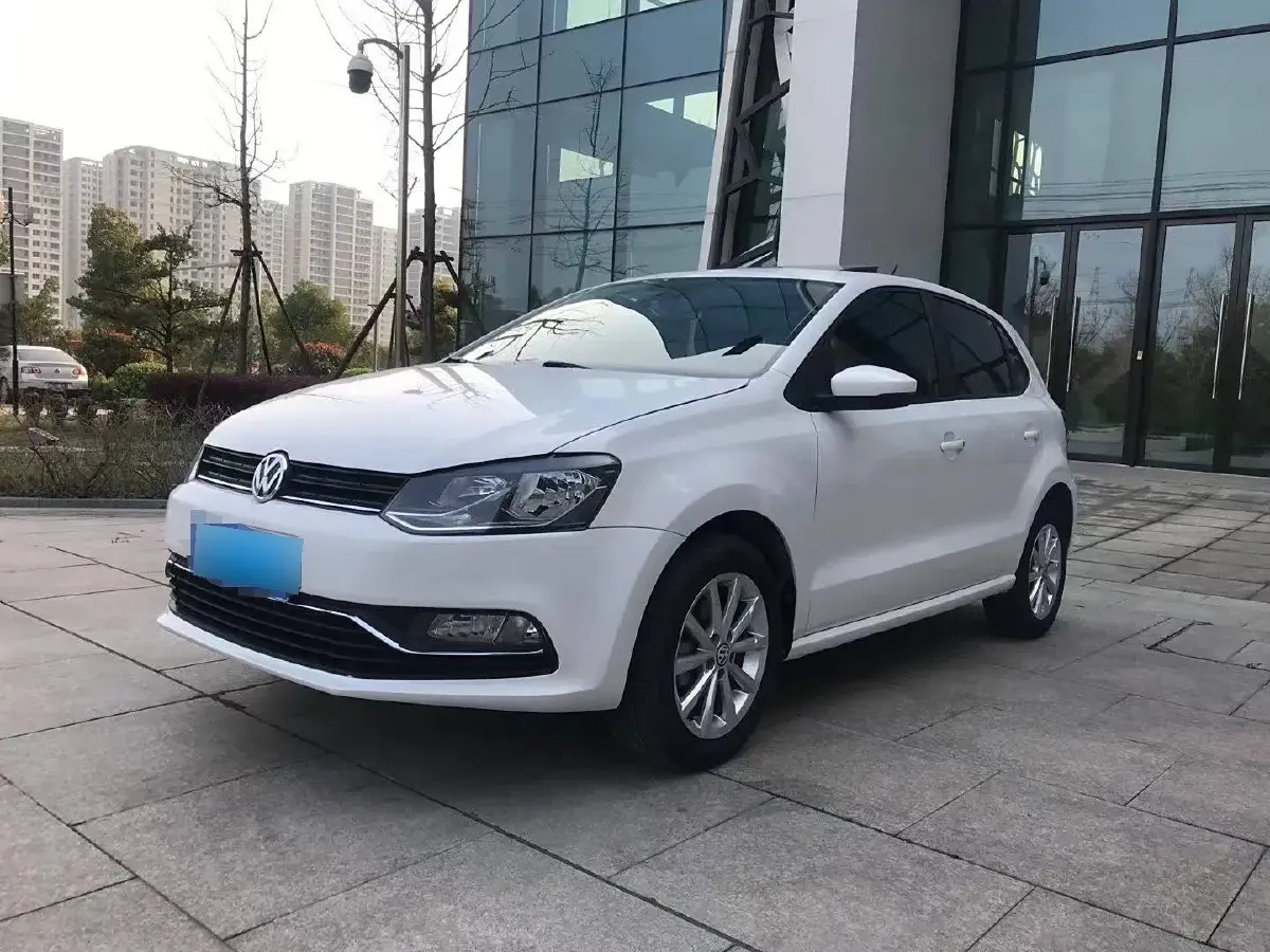 2016 Volkswagen Polo 1.6L 110HP L4 6AT