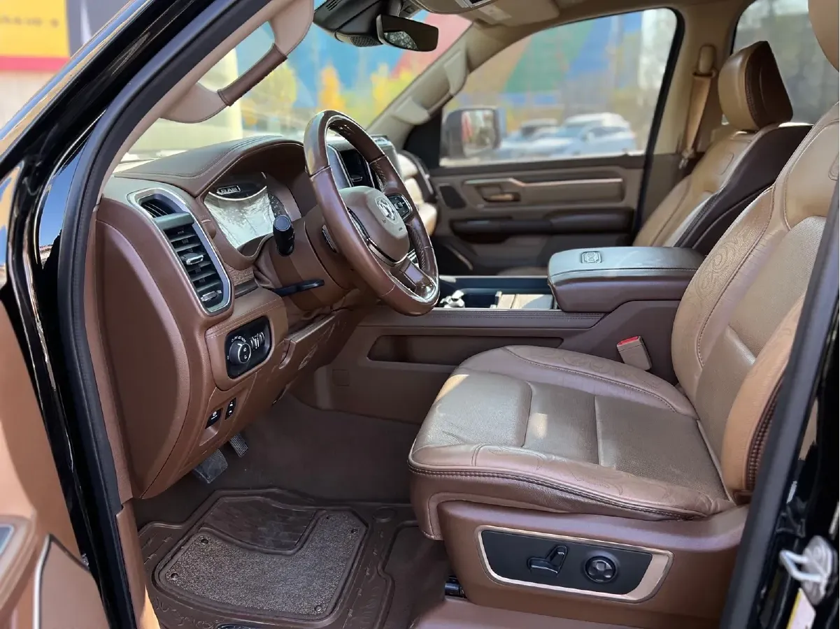 2011 RAM Trucks 5.7L 395HP V8 5AT,autocango,china used car exporter,china ev exporter,chinese used car exporter,chinese used ev exporter