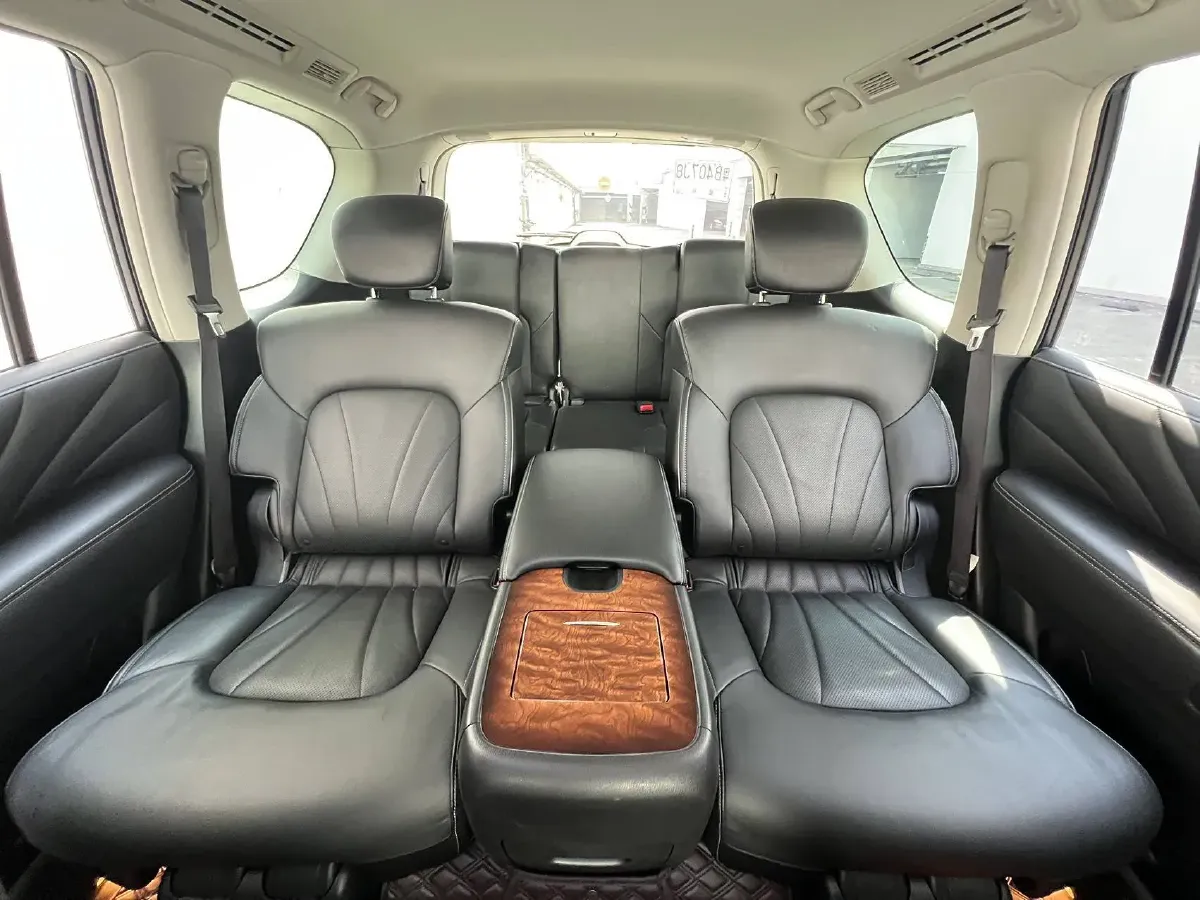 2016 Infiniti QX80 5.6L 398HP V8 7AT,autocango,china used car exporter,china ev exporter,chinese used car exporter,chinese used ev exporter